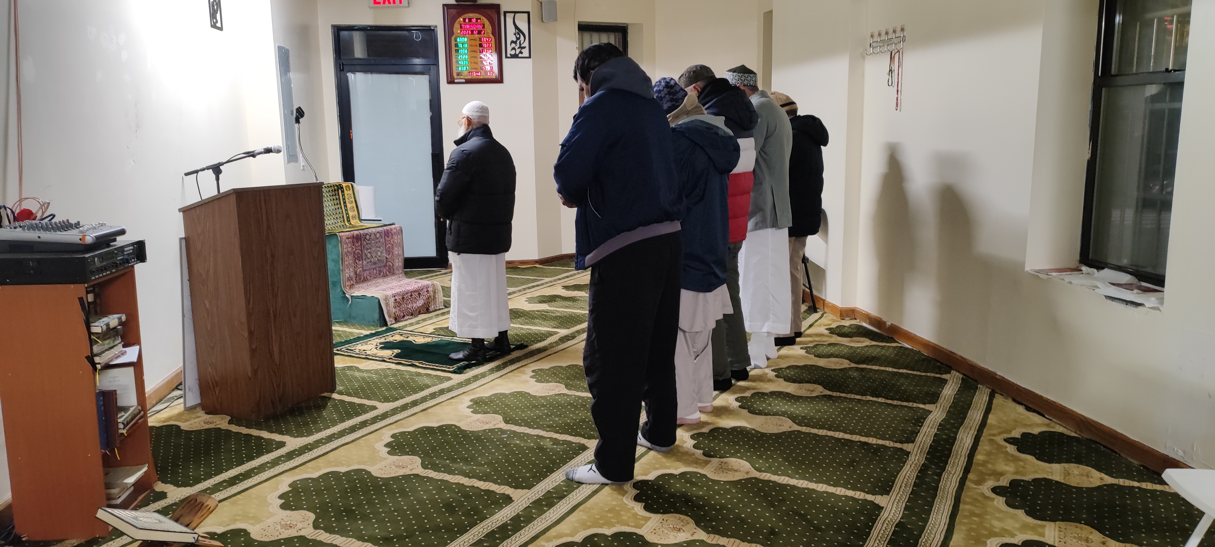 Masjid Iman interior